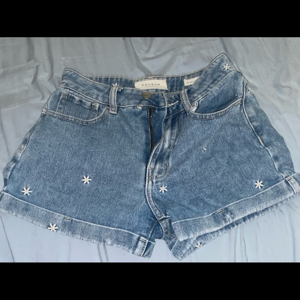 light-medium washed high-rise jean embroidered shorts